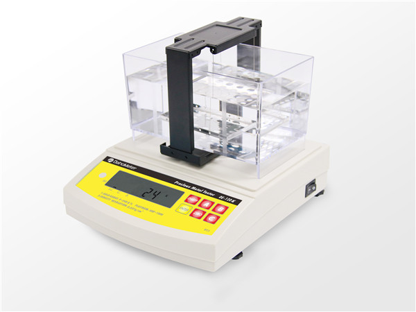 高精度黃金含量檢測儀DE-120K是不損壞樣品、能快速、簡單、準(zhǔn)確的區(qū)別與檢測黃金的K數(shù)、鉑金PT值、其它貴金屬純度%、及密度值。