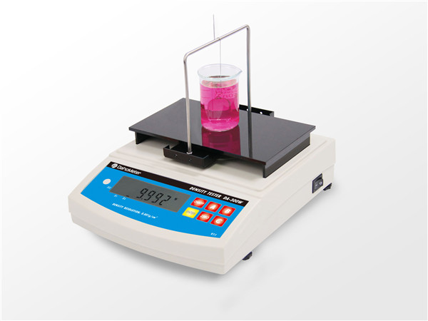 快速多功能液體比重計(jì)DA-300W主要針對(duì)：化工溶液、現(xiàn)化能源、石油燃料、精細(xì)化工、化學(xué)試劑、化工學(xué)研究實(shí)驗(yàn)室。適應(yīng)于品質(zhì)管理、成本控制   